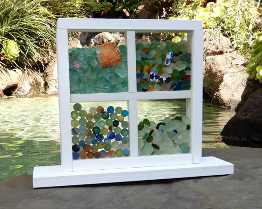 Wanderer Window with Stand and 4 Space Dividers